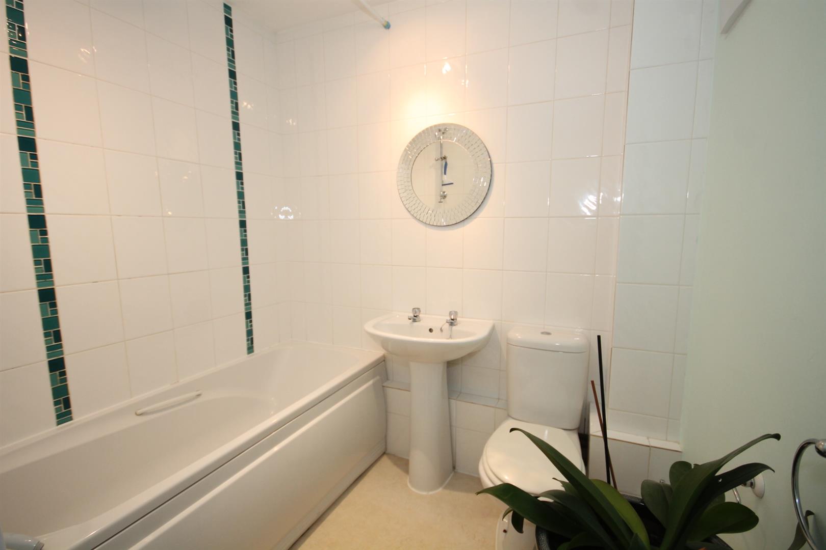Newbridge Close, Broadbridge Heath, Horsham